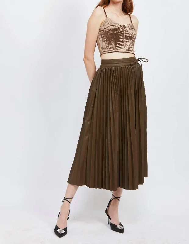 Clothes For Women Pleated Long Skirt In Chocolate