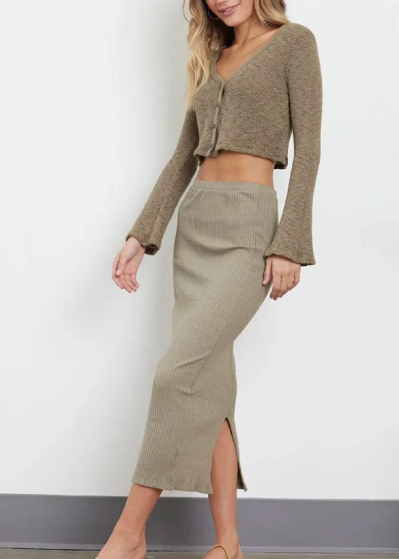 Clothes Of Woman Slim Skirt In Military